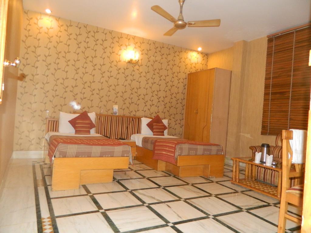 Hotel Singh International Delhi  Esterno foto