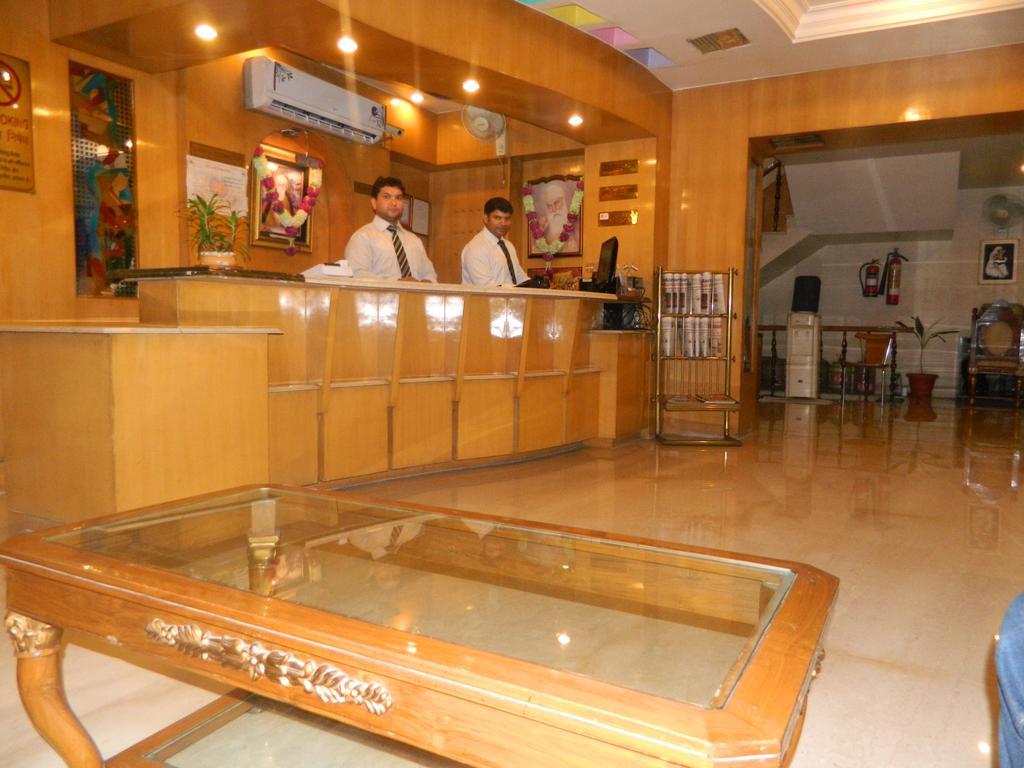Hotel Singh International Delhi  Esterno foto