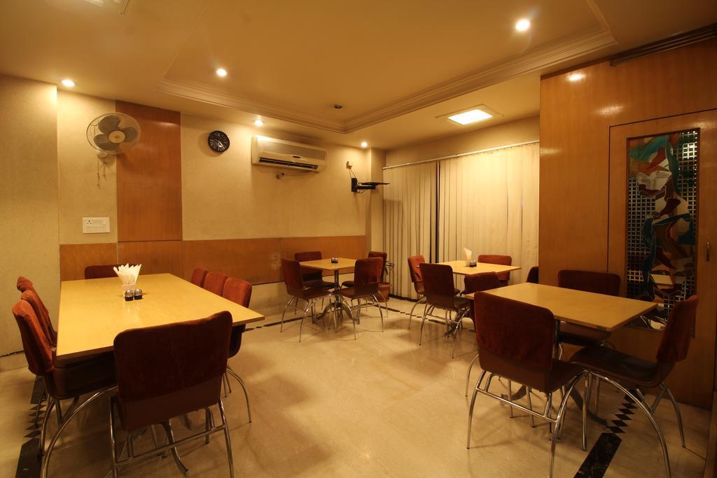 Hotel Singh International Delhi  Esterno foto